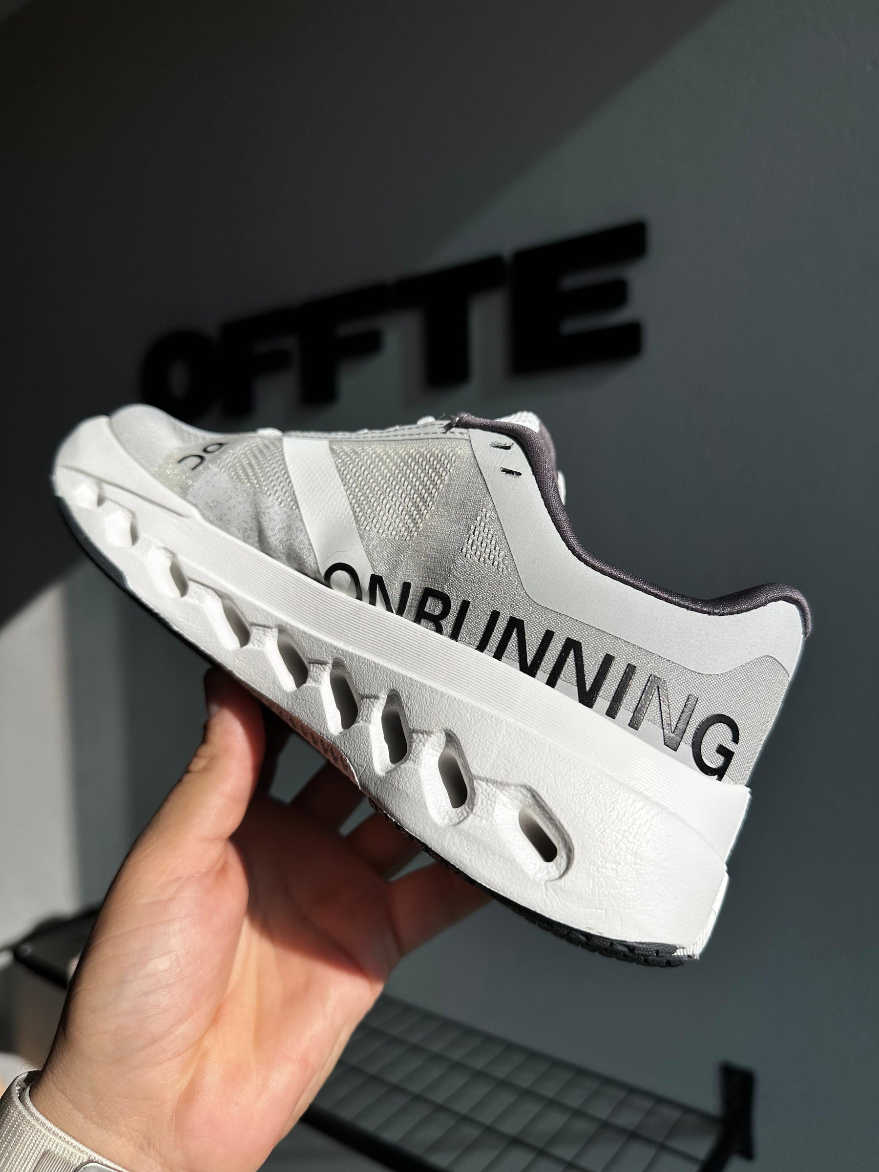 On Running Cloudsurfer "White" (PRONTA ENTREGA)
