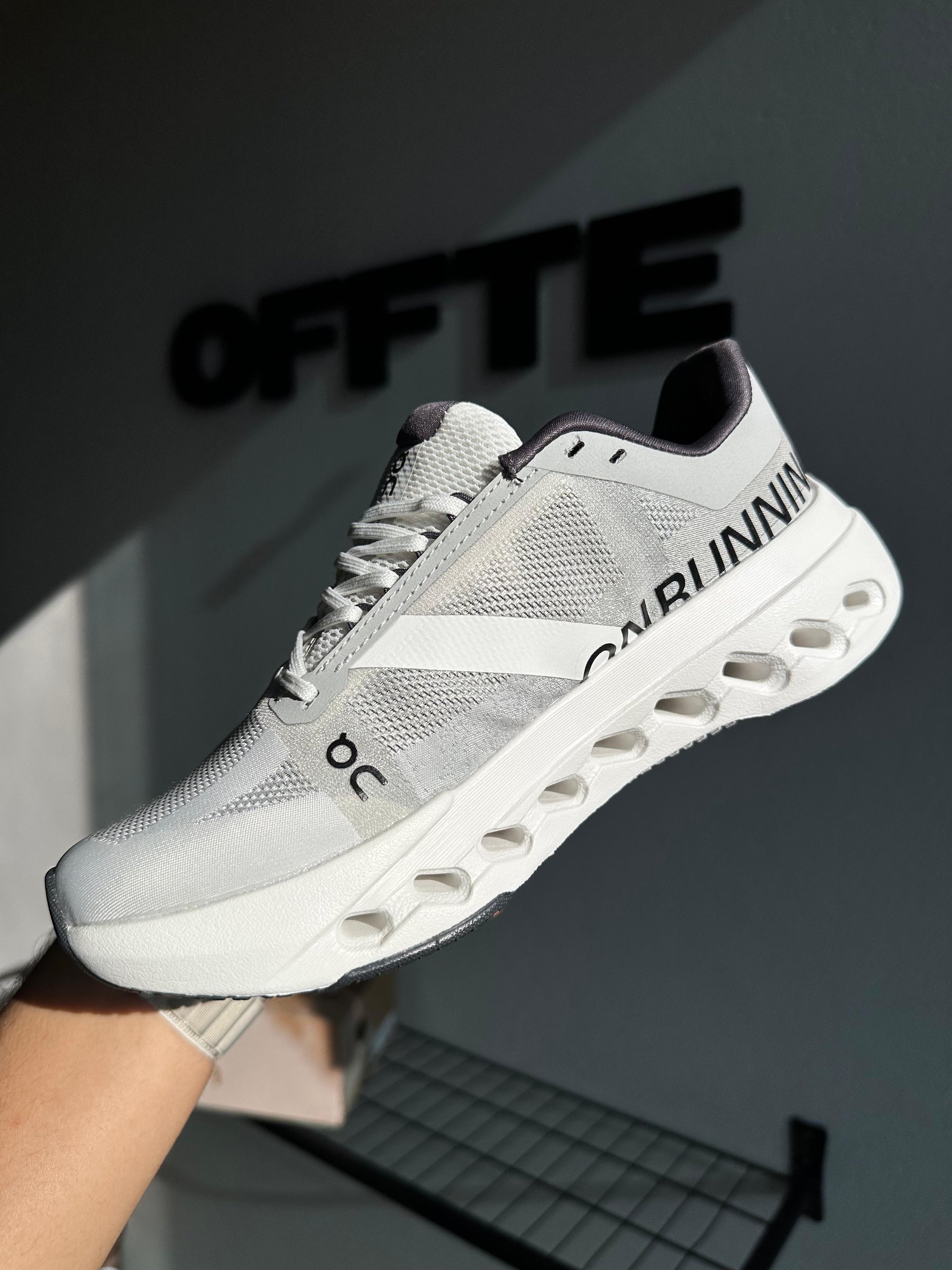 On Running Cloudsurfer "White" (PRONTA ENTREGA)