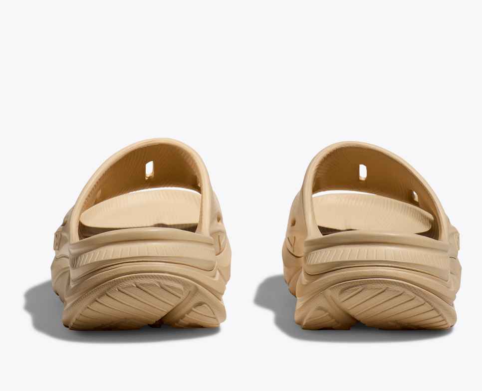 Hoka Ora Recovery Slide 3 - Shifting sand