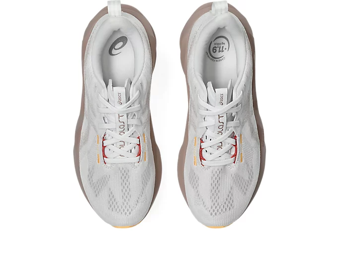 ASICS Novablast 5 Wide - White / Fawn