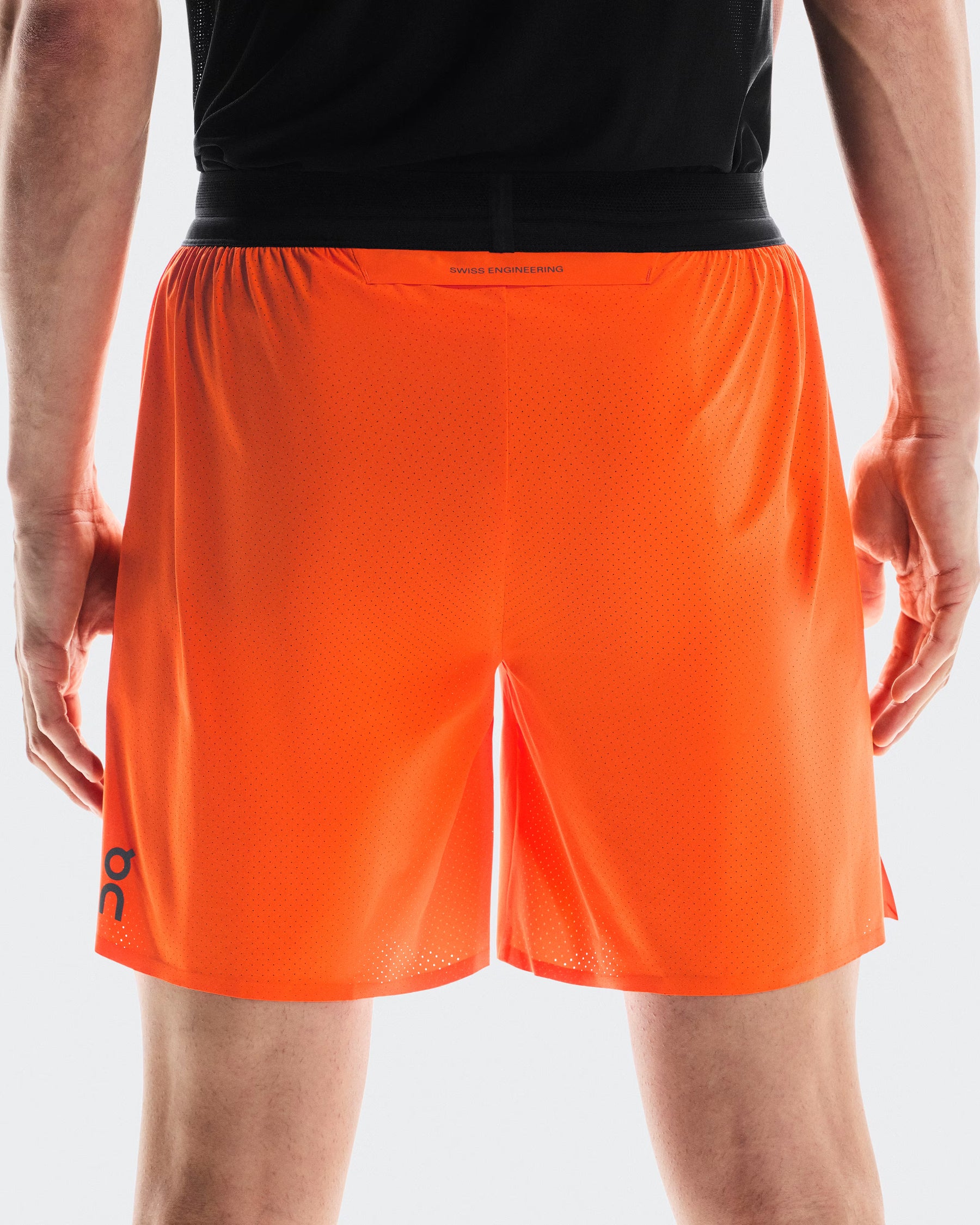 7" Performance Shorts Flame - On Runnig