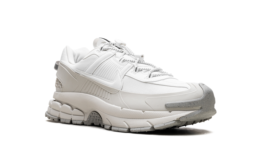 Nike Zoom Vomero Roam "Summit White Light Bone Light Iron