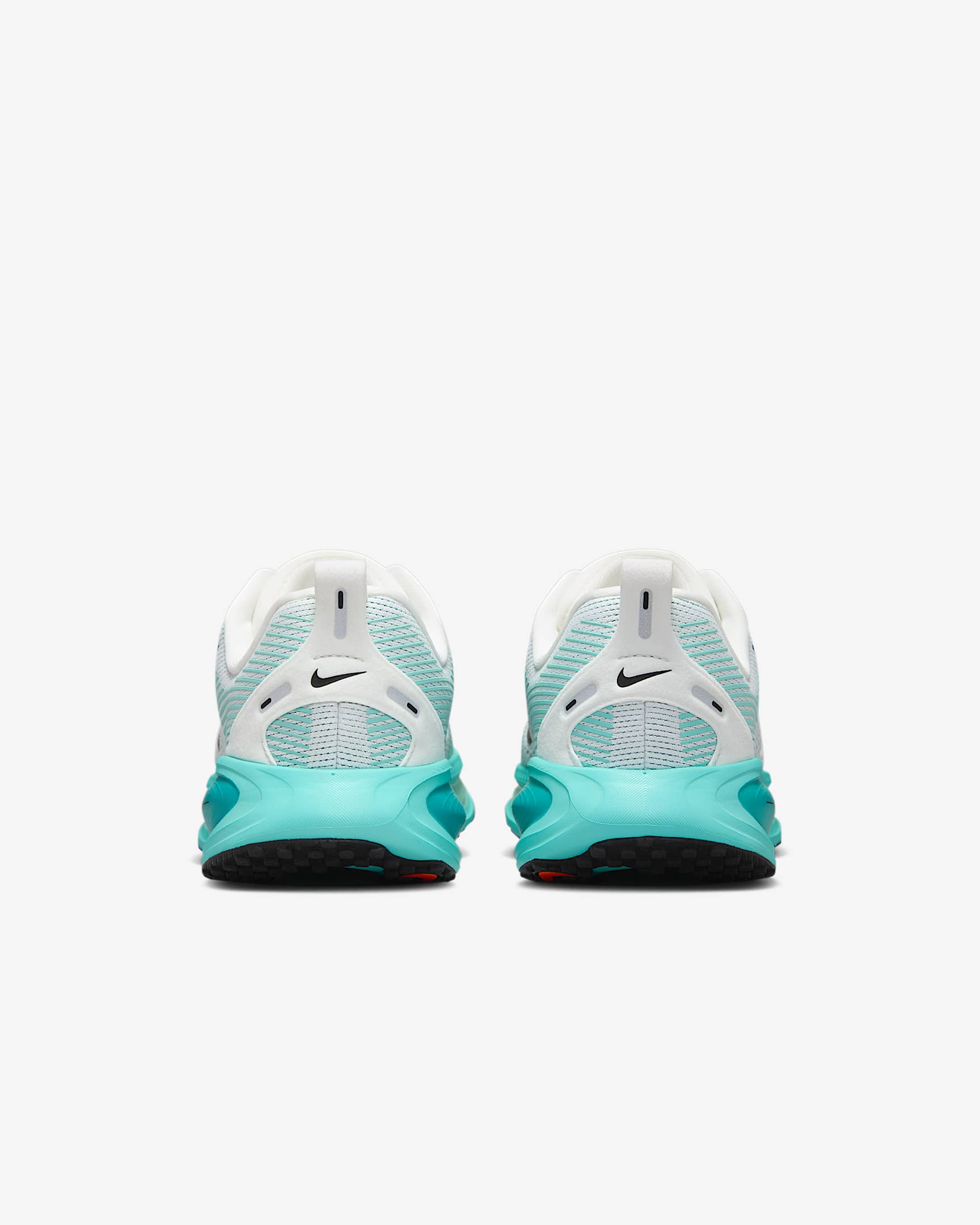 Vomero 18 "Geode Teal"