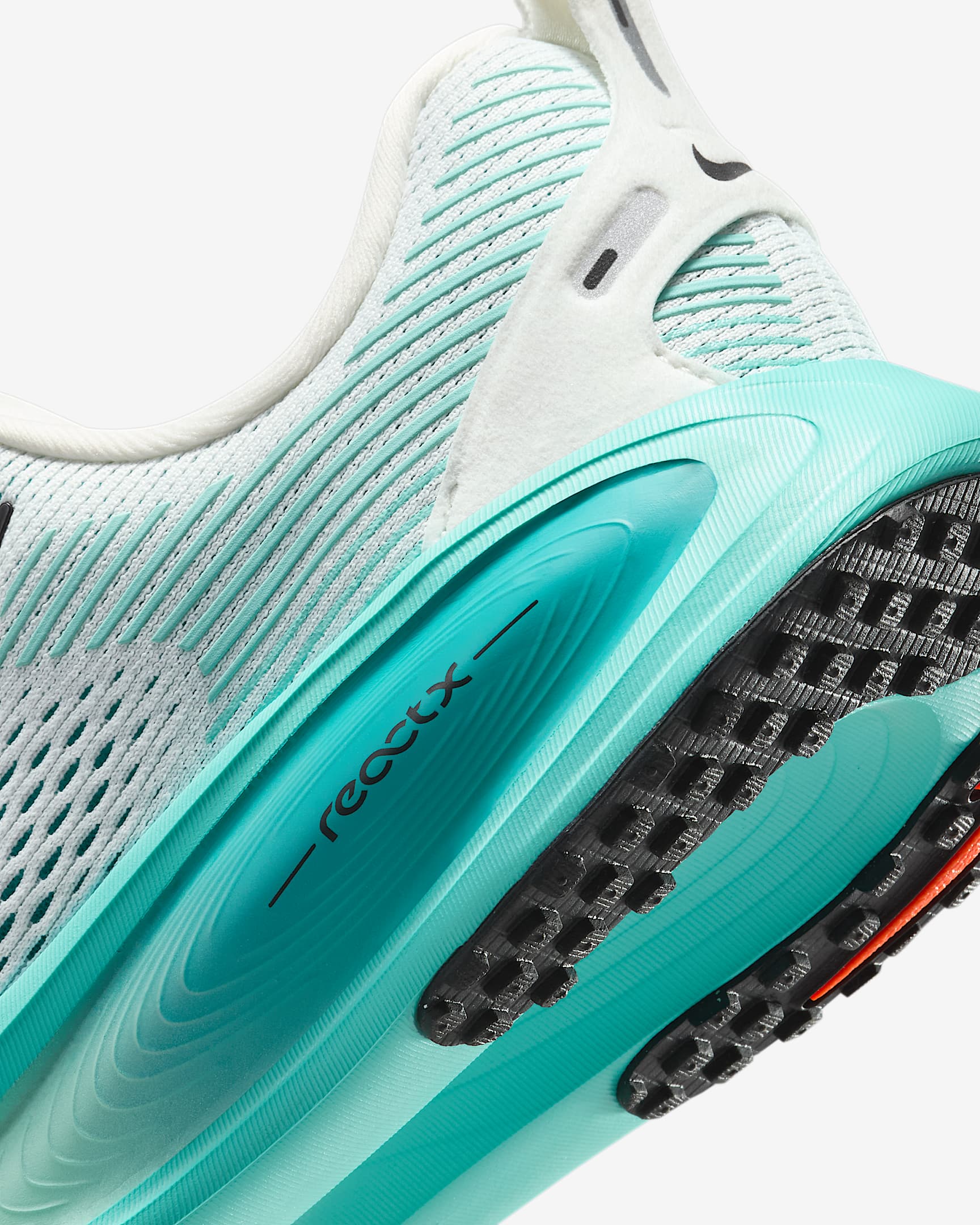 Vomero 18 "Geode Teal"
