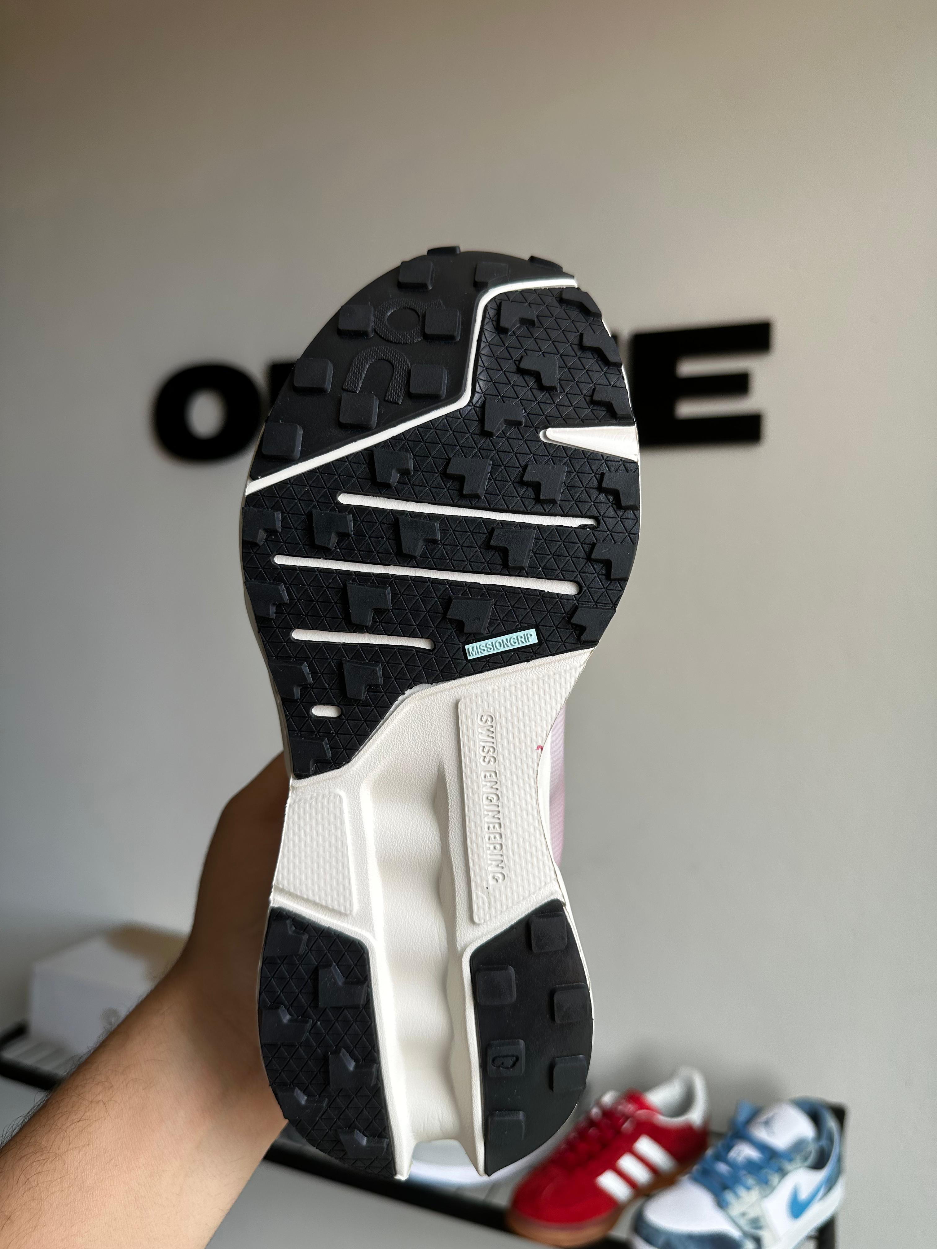 On Cloudsurfer Trail Pink ( PRONTA ENTREGA )
