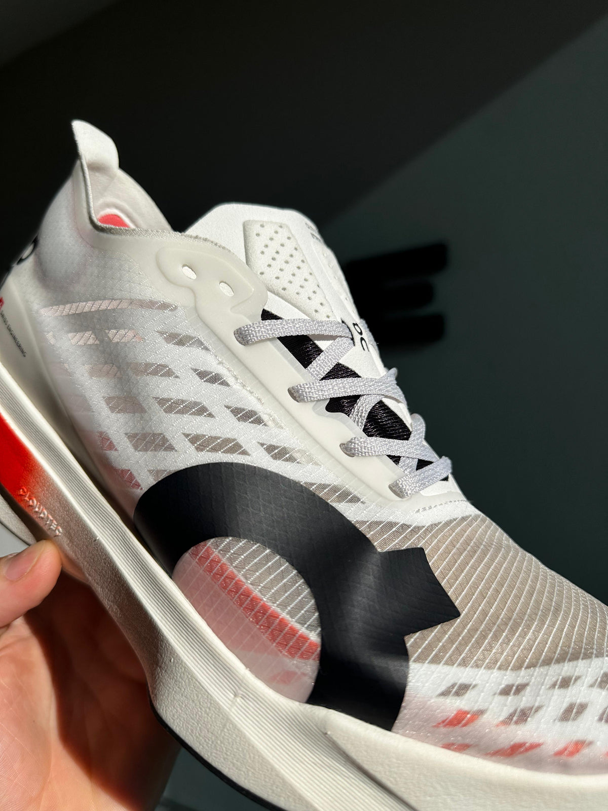 Cloudboom Strike- White | Black (PRONTA ENTREGA)