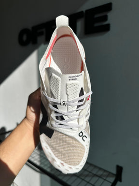 Cloudboom Strike- White | Black (PRONTA ENTREGA)