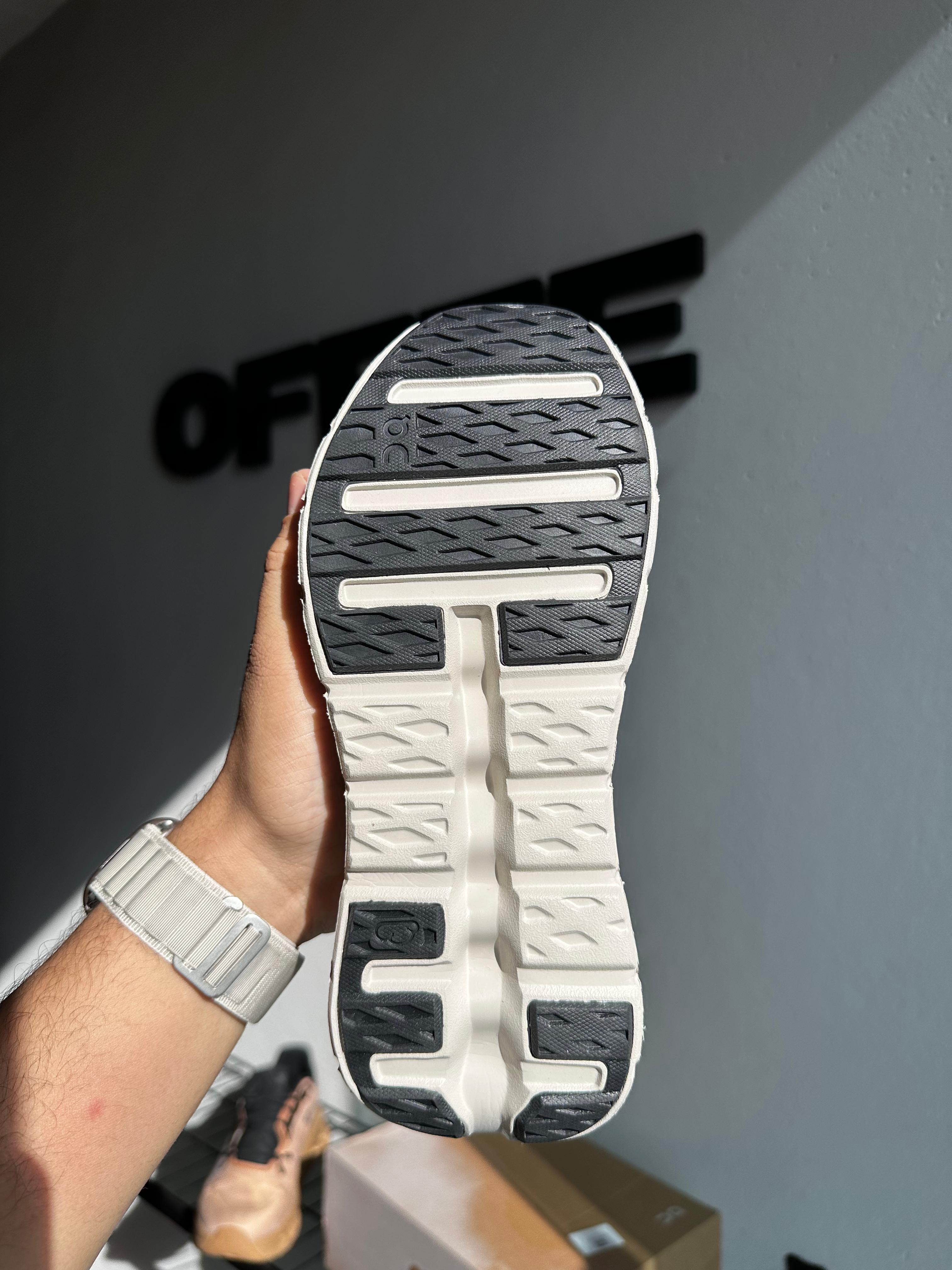 Cloudtilt "Cinder Sand" (PRONTA ENTREGA)
