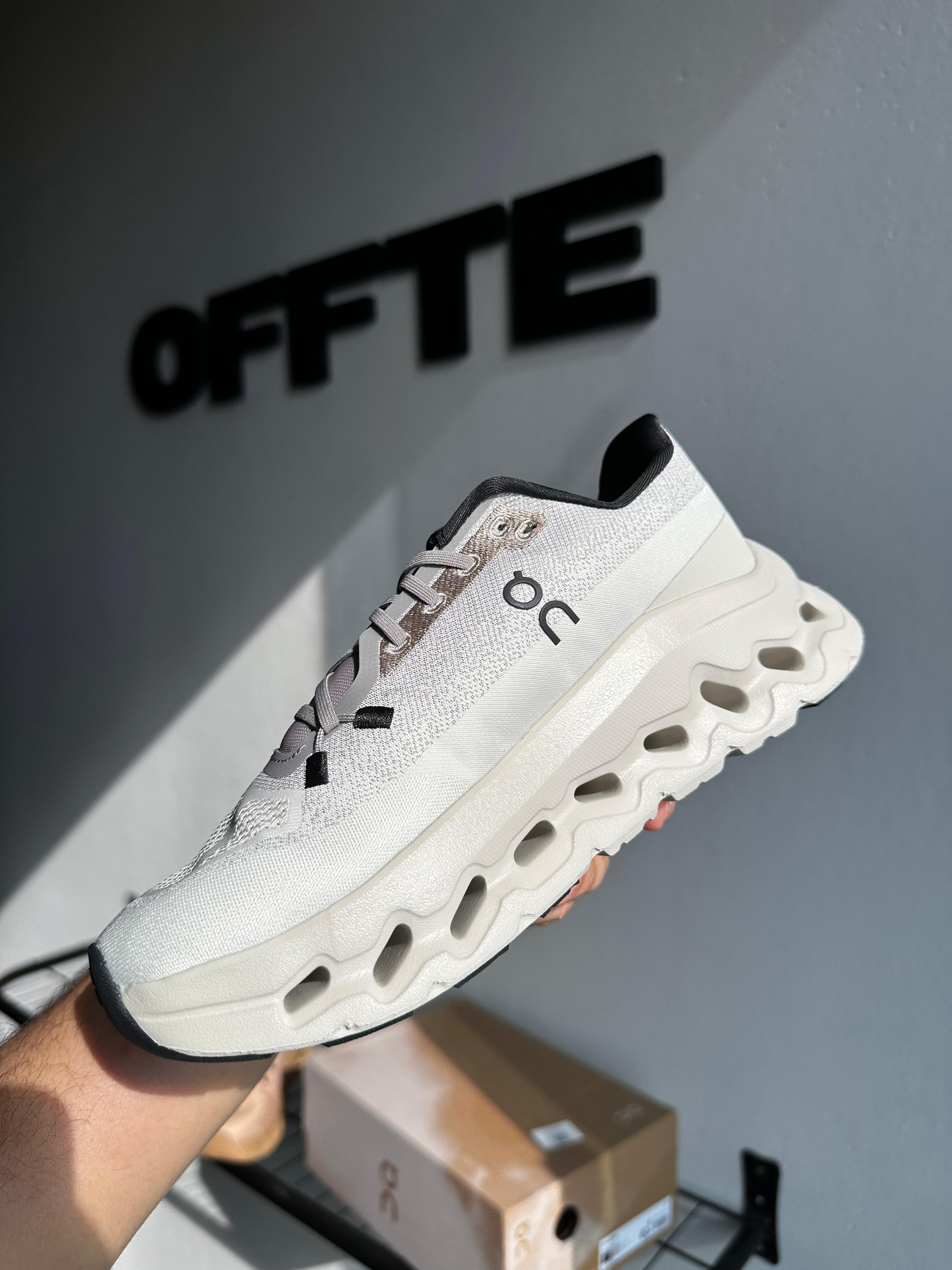 Cloudtilt "Cinder Sand" (PRONTA ENTREGA)