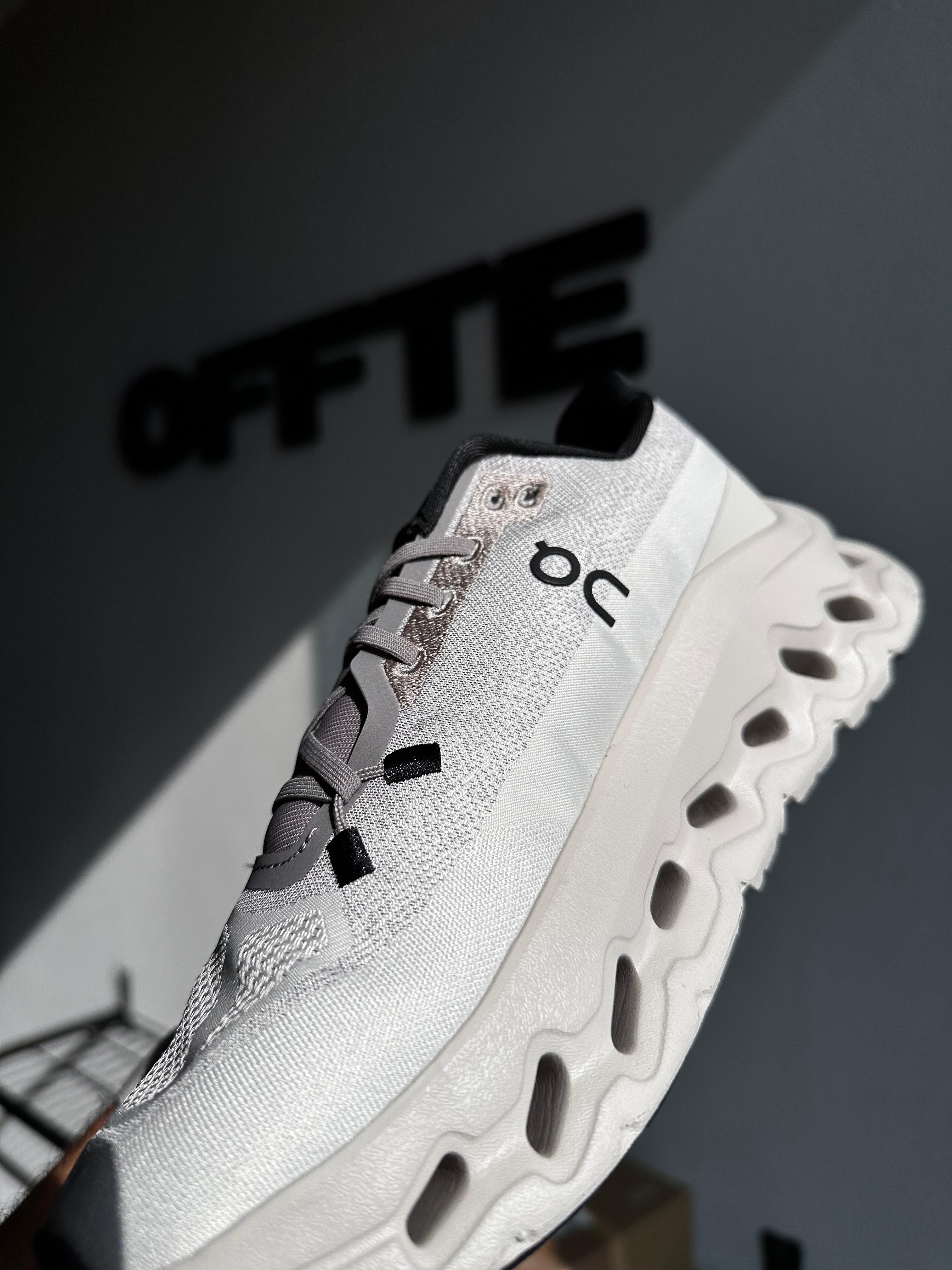 Cloudtilt "Cinder Sand" (PRONTA ENTREGA)