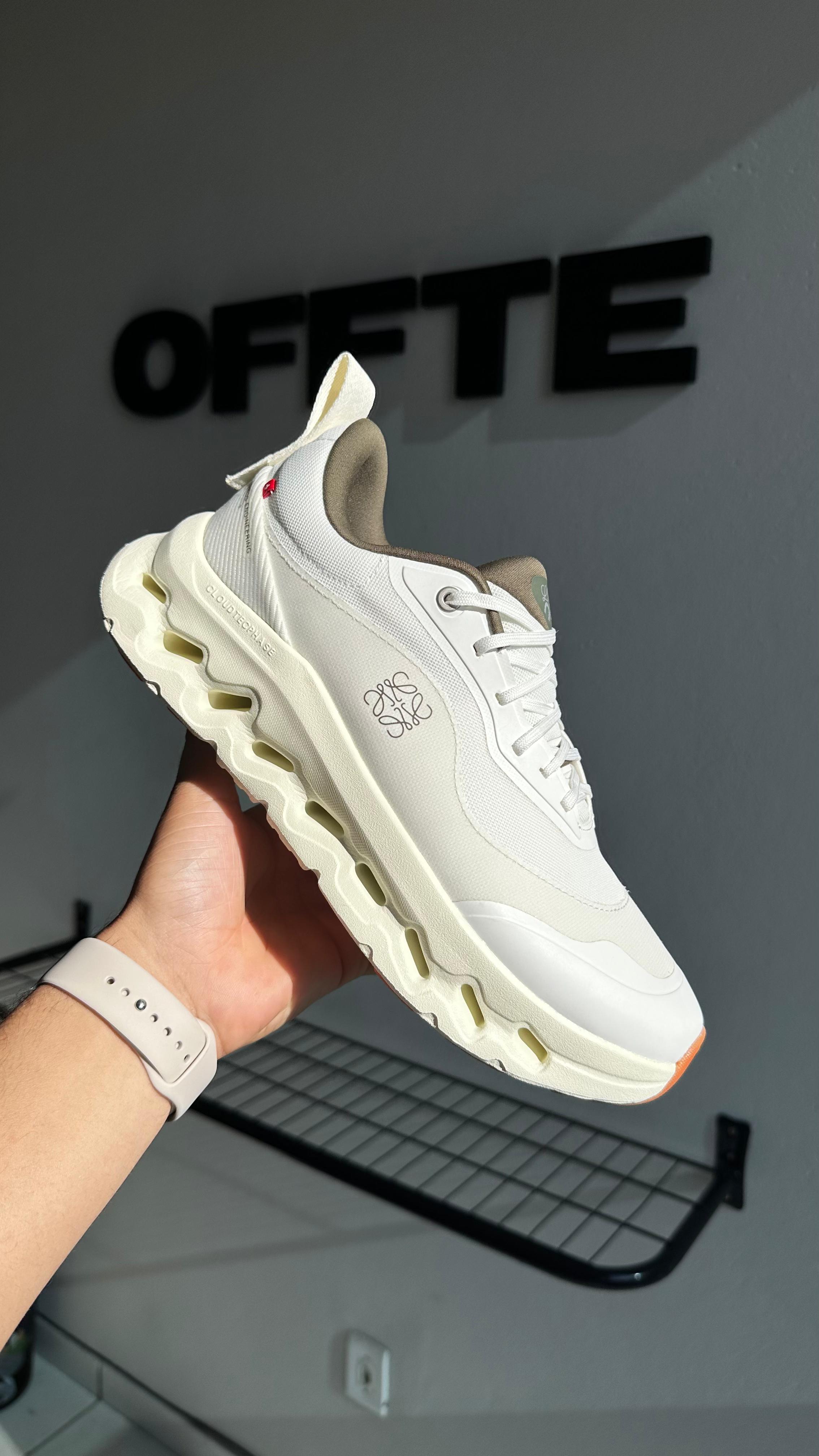 Cloudtilt 2 "LOEWE White Khaki" (PRONTA ENTREGA)