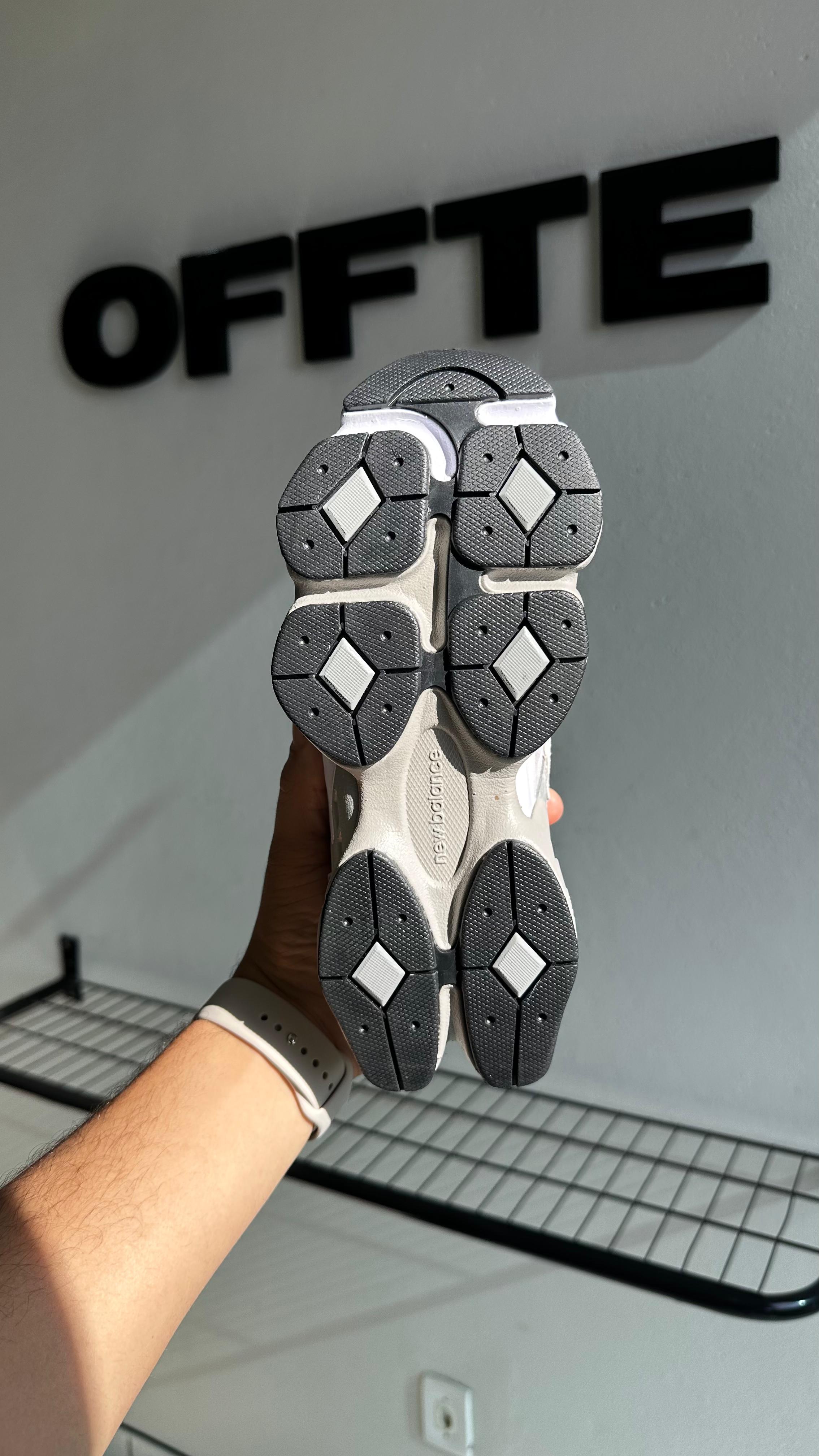 New Balance 9060 "Concrete" (PRONTA ENTREGA)
