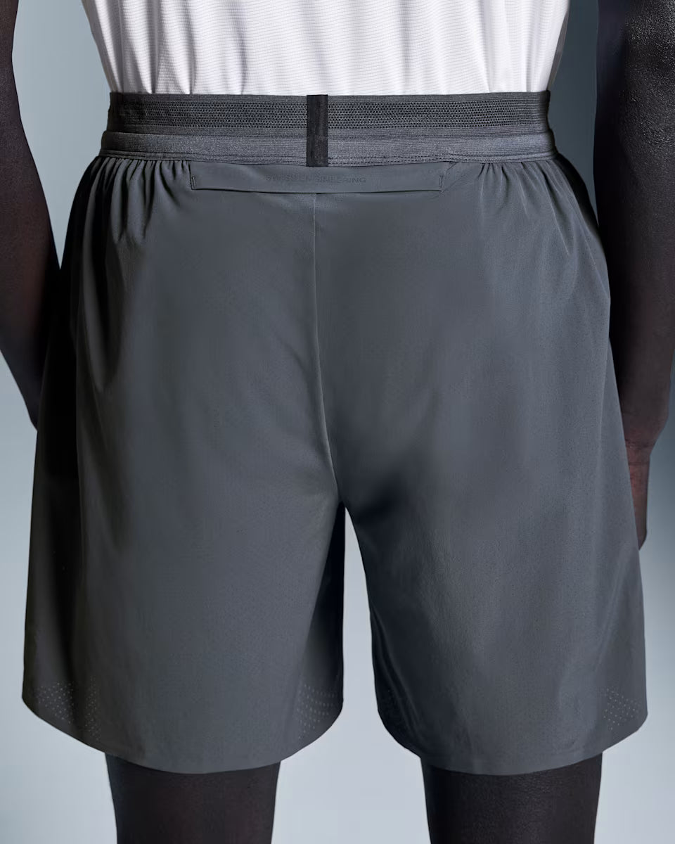 7" Performance Shorts Eclipse - On Runnig