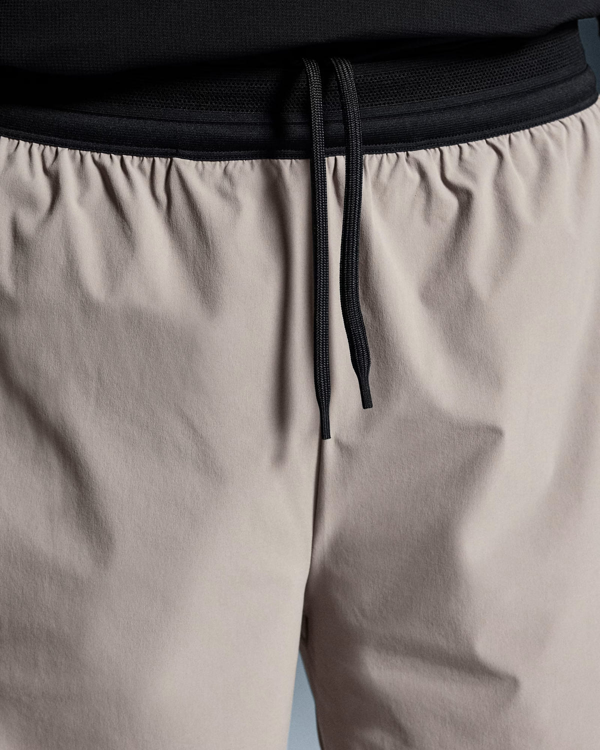 5" Performance 2/1 Shorts Cinder | Black - On Runnig