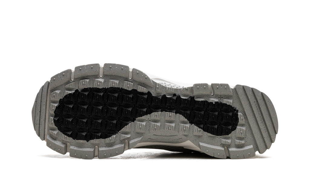 Nike Zoom Vomero Roam "Summit White Light Bone Light Iron