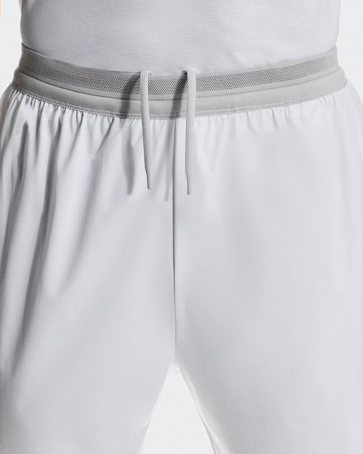 5" Performance 2/1 Shorts White | Glacier - On Runnig