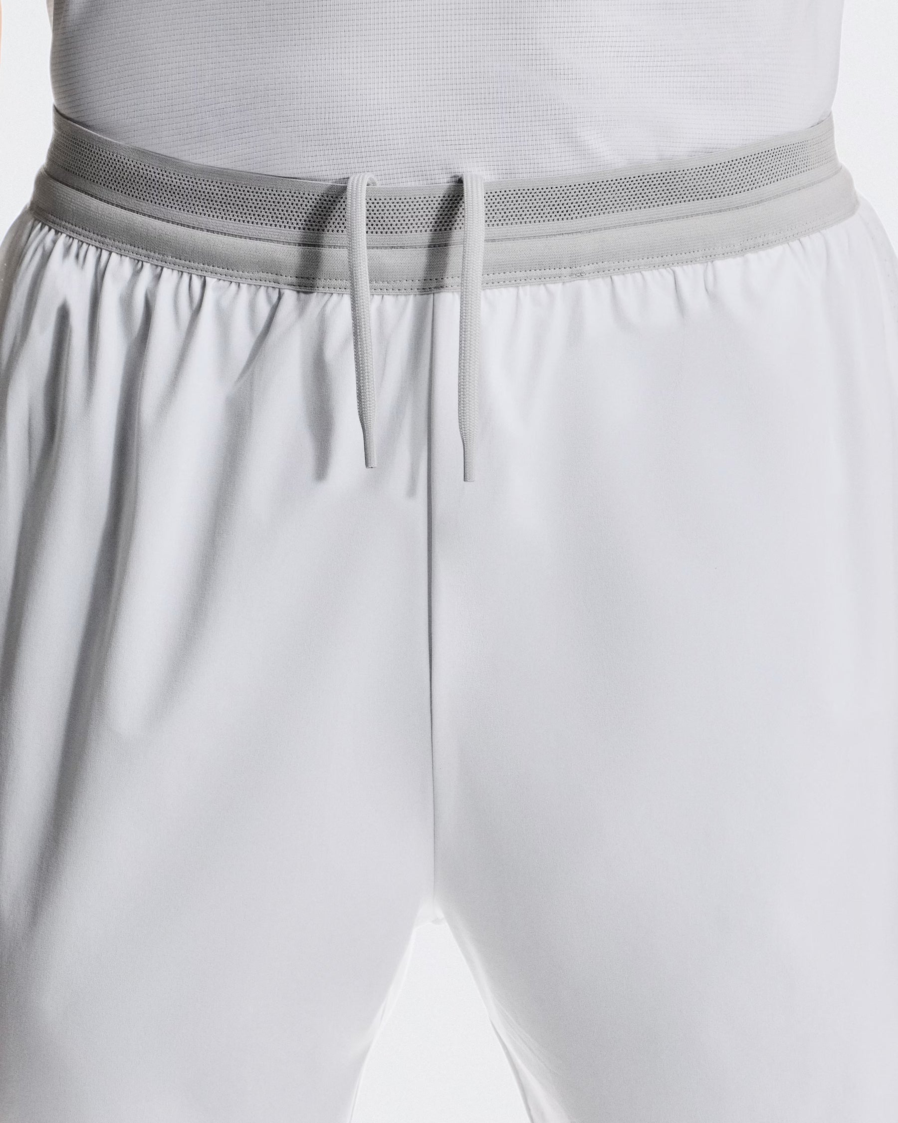 5" Performance 2/1 Shorts White | Glacier - On Runnig