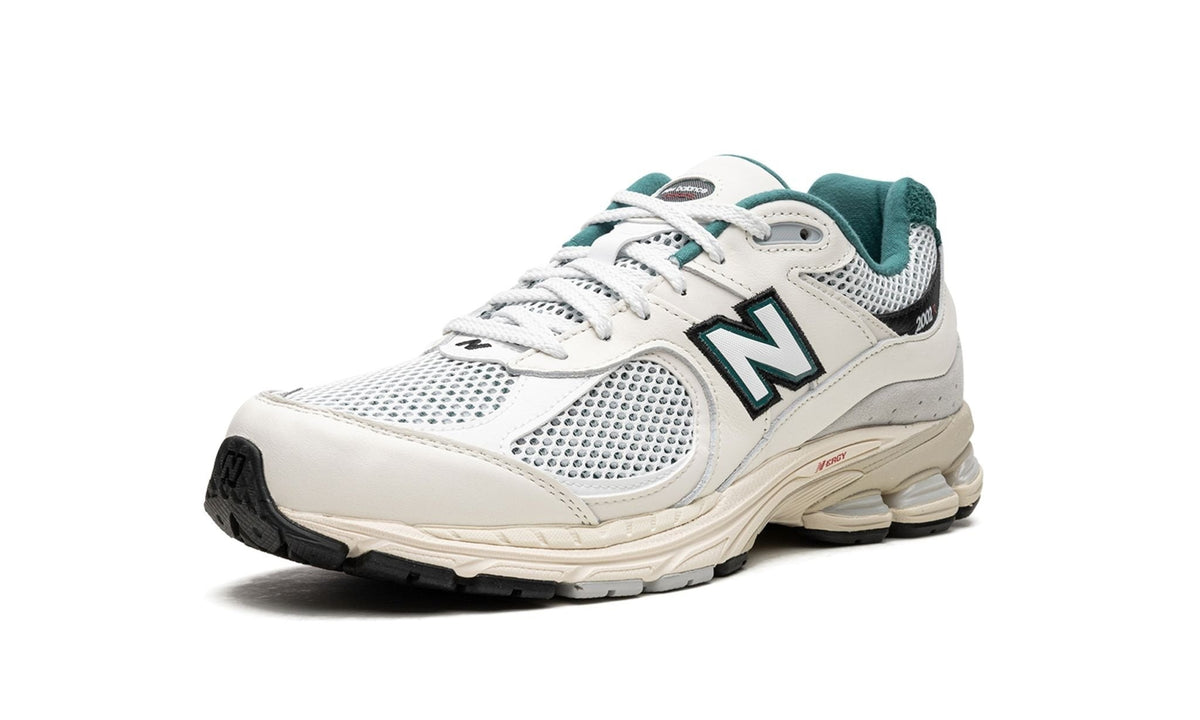 New Balance 2002R "Sea Salt/Vintage Teal"